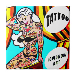 loira com azulejo tats