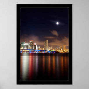 Lua sobre o horizonte de Miami - Poster