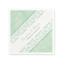 Lugar branco casado em guardanapos de papel verde-