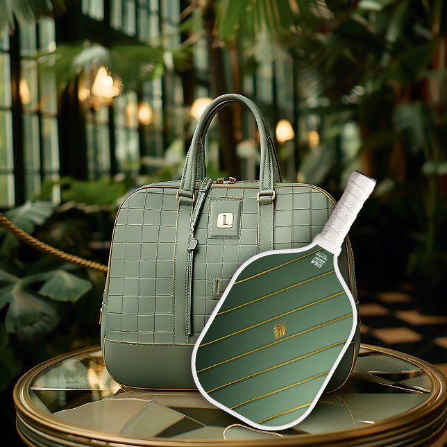Luxo em Verde Salvia e Dourado Monogramado (Monogrammed Chic Sage Green Pickleball Paddle )