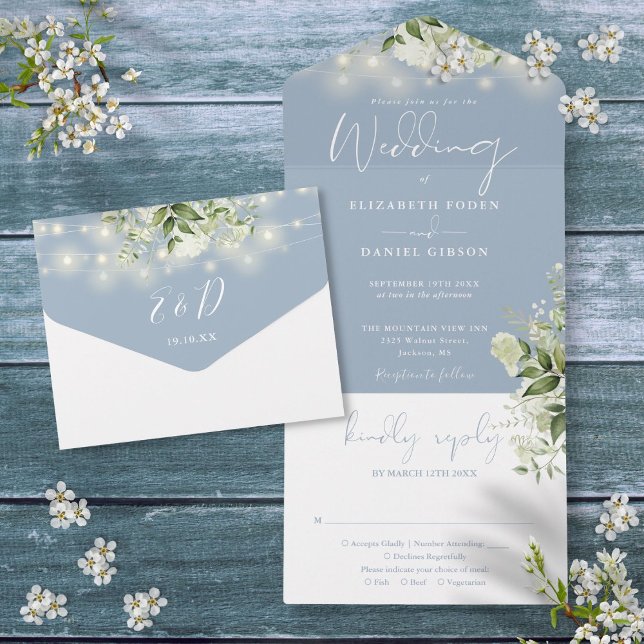 Luzes de Corda Azul Empoeirado Monograma de Casame (Dusty Blue String Lights Greenery Monogram Wedding All In One Invitation)