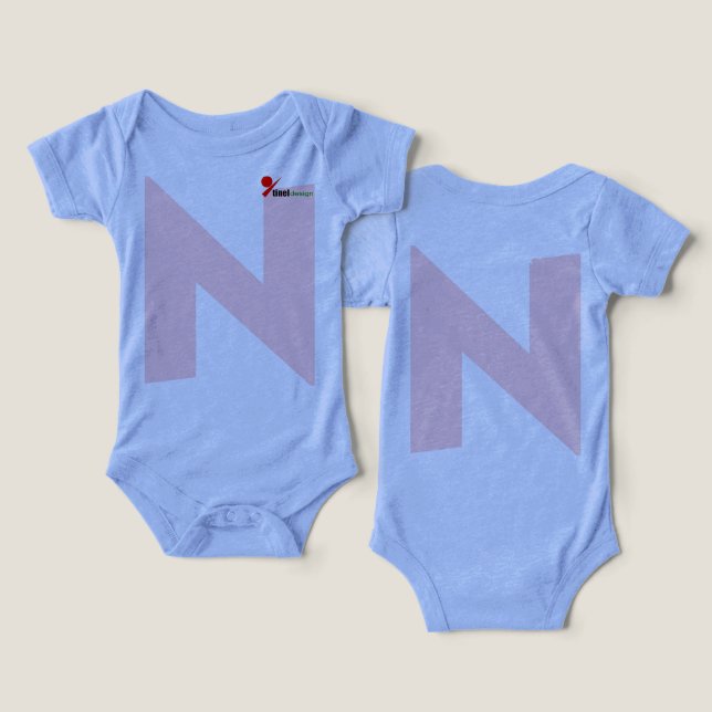 Macacão de Bebê com Monograma Inicial da Letra N M (Design Frente e Verso)