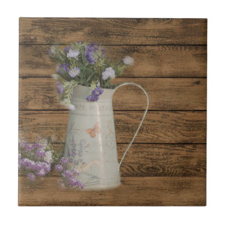 madeira rústica do celeiro da lavanda do país