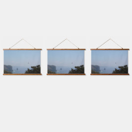 Madeira Tapeçada Por Muro