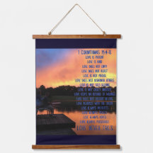 Madeira Tapeçada Por Muro