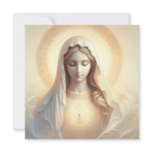 Mãe Mary Em Tons Brancos Suaves