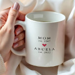 Mãe Moderna | Ano de Avó Est. Caneca de Café<br><div class="desc">Design minimalista simplesmente perfeito apresentando ano de est. como uma Mãe e ano de est. como uma Avó com um coração vermelho. Um presente maravilhoso que certamente será apreciado por muitos anos.</div>