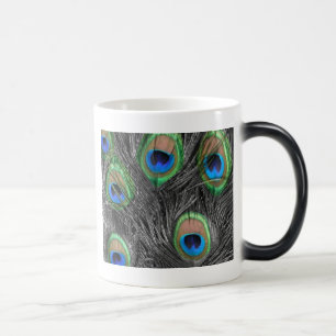 Mágica O pavão preto & branco empluma-se a caneca