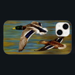 Mallard Ducks Voando Sobre Pond<br><div class="desc">Patos-reais masculinos e femininos em voo sobre uma lagoa de ouro,  água ondulando para refletir as cores da folhagem de outono de fundo brilhando à luz do sol. Trabalho de arte realista criada de uma pintura original de petróleo pelo artista da vida selvagem Crista S. Forest.</div>