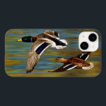 Mallard Ducks Voando Sobre Pond<br><div class="desc">Patos-reais masculinos e femininos em voo sobre uma lagoa de ouro,  água ondulando para refletir as cores da folhagem de outono de fundo brilhando à luz do sol. Trabalho de arte realista criada de uma pintura original de petróleo pelo artista da vida selvagem Crista S. Forest.</div>