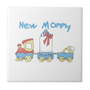 Mamães novas do trem é presentes de um menino