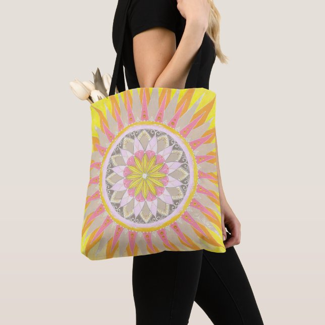 Mandala Morning Sun Colorida Bolsa (Close Up)