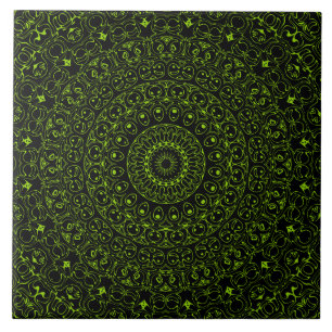 Mandala Verde Chartreuse com Simetria Negrito