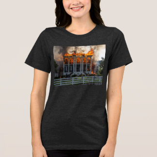 Mansão de Antebellum | Incêndio erupta o recurso d