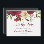 Mansão do Visco Aquarela Inverno Save the Date<br><div class="desc">Mansão do Visco Aquarela Exuberante Design de Rosas de Inverno com Flores Pintadas à Mão, Folhas de Azevinho, Folhas de Pinheiro. Marsala Colorido, Vinho Tinto Merlot, Borgonha, Creme Marfim e Verde. Com Tipografia Chic Swirly Pincel Script Fonts, Borda e Design Floral Elegante - Cartões Magnéticos de Save the Date de...</div>