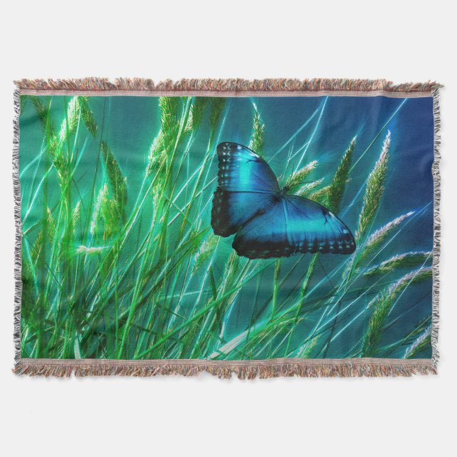 Manta Borboleta Azul Morpho na Grama Verde (Frente)