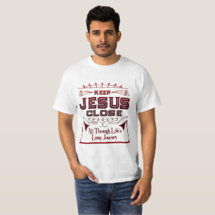 Mantenha a camisa dos homens próximos de Jesus