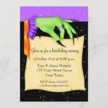 Mão de bruxa com convite para o Dia das Bruxas