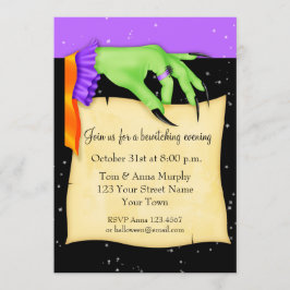 Mão de bruxa com convite para o Dia das Bruxas