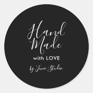 Mão moderna feita com adesivo de pacote de amor