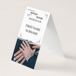 Mãos de um Casal de Casamento Gay com Anéis