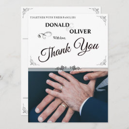 Mãos de um Casal de Casamento Gay com Anéis