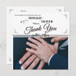 Mãos de um Casal de Casamento Gay com Anéis