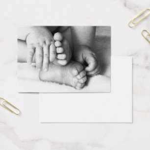 Mãos e pés do bebê