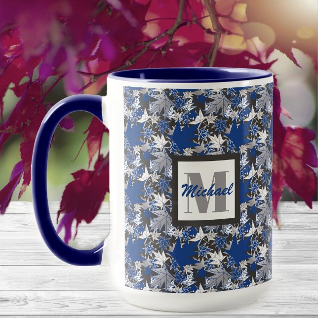 Mapeador deixa azul em uma caneca de fundo de carv (Blue Maple Leaves - Bitone Coffee Mug -by The Canadian Outpost)