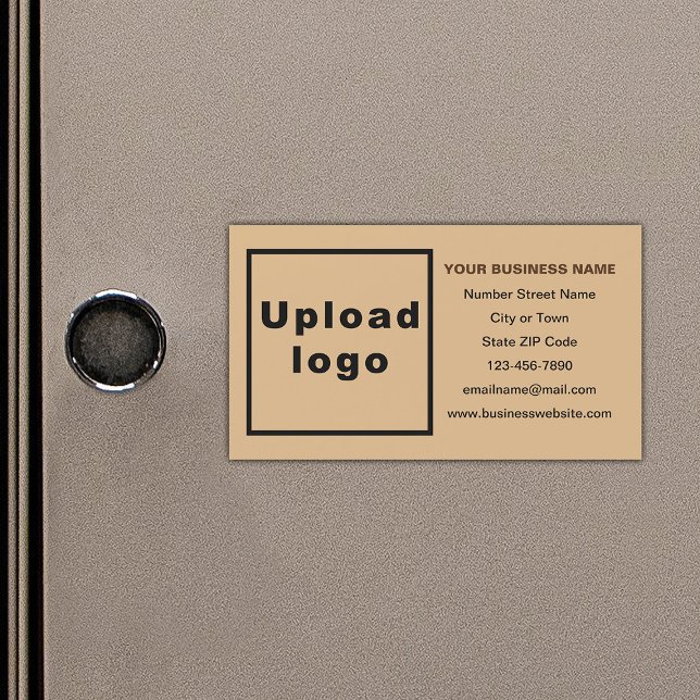 Marca comercial no cartão magnético castanho claro (Your business brand on small light brown rectangle magnetic card.)