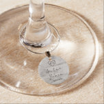 Marcador Para Taças De Vinho Carved Sweetheart Sister of the Groom Personalised<br><div class="desc">Madeira de passarinho russa talhada talhada com Cinza de Latido de árvore de passarinho branco e Design de de de passarinho branco, e um olhar patina afetuoso. Este design de madeira reivindicado apresenta as iniciais do casal gravadas na forma cardíaca dentro da árvore. Além disso, fontes chic country em tipografia...</div>