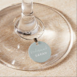 Marcador Para Taças De Vinho Oferta de Bridesmaid Personalizada da Bachelorette<br><div class="desc">Charme de vinho da Bridesmaid Gift Personalizado pela Bachelorette Verde</div>