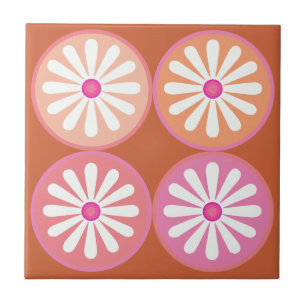 Margaridas brancas com círculos cor-de-rosa na