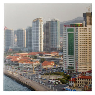 Margem com a silhueta da cidade de Yantai, Shandon