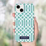 Marinho e Aqua Trellis Monograma<br><div class="desc">capa de telefone personalizada na moda em cores azul marinho, turquesa e branca. Este design apresenta um padrão de treliças marroquino pré-disquete. Personalize-o com seu nome ou outro texto personalizado em uma fonte moderna de monograma de script. Use as ferramentas de design para escolher qualquer cor de fundo, editar as...</div>
