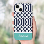 Marinho e Aqua Trellis Monograma<br><div class="desc">capa de telefone personalizada na moda em cores azul marinho, turquesa e branca. Este design apresenta um padrão de treliças marroquino pré-disquete. Personalize-o com seu nome ou outro texto personalizado em uma fonte moderna de monograma de script. Use as ferramentas de design para escolher qualquer cor de fundo, editar as...</div>