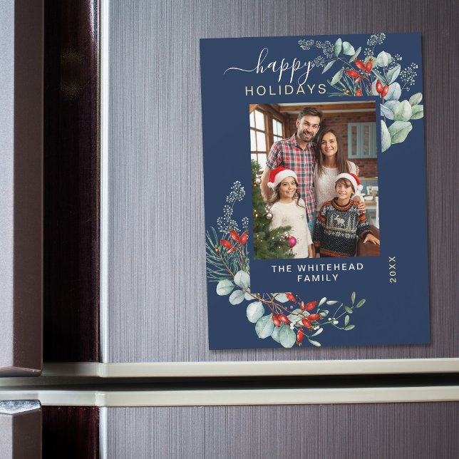 Marinho Verde Botânico de Aquarela Foto Azul (You will love these beautiful Christmas cards! They feature botanical watercolor pine and berries.)