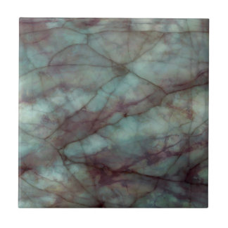 Mármaco de fluorite lacrimal e púrpura