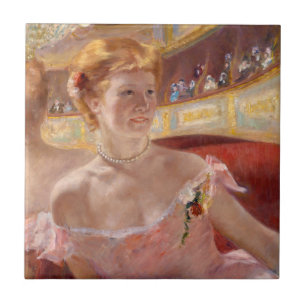 Mary Cassatt - Mulher com Colar de Pérola num cama
