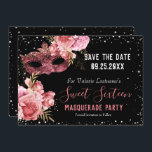 Mascarada cor-de-rosa Doce Dezesseis Guarde a Data<br><div class="desc">Glitter feminino com tipografia de nome de script de rico. Rosas cor-de-rosa e borda falsa. Máscara de mascarada cor-de-rosa do rico. Excelente para 16 celebrações. Todo o texto é ajustável. Belo design de brilho floral e brilhante. Reserve a Data</div>