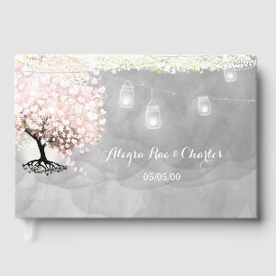 Mason Jar sob o livro de convidados do casamento d