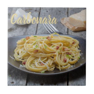 Massas de espaguete Carbonara com Bacon e Parmesã