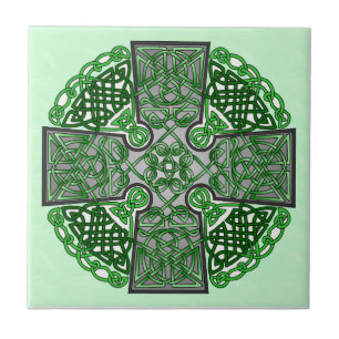Medalhão verde da cruz celta