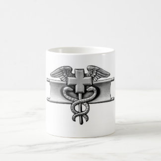 Médico EFMB do exército da caneca de café