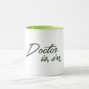 médico está na caneca engraçada de trocadilho médi