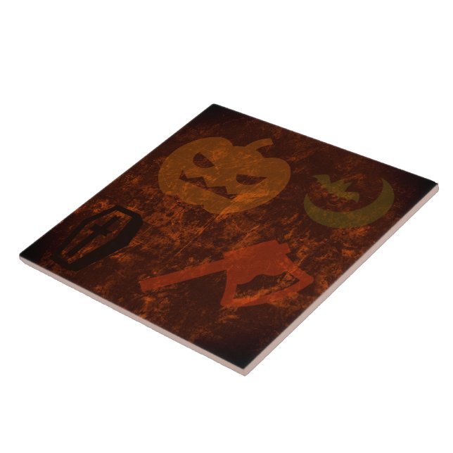 Medos de Halloween em um Fundo Sinistro (Lateral)
