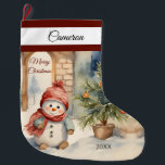 Meia De Natal Grande Bonito Snowman Personalizado<br><div class="desc">Traga alegria de férias para sua casa com nosso bonitinho Snowman. Ideal para presentes e doces, é um encantador acréscimo às suas festividades. Personalize com esse nome especial e ano por uma maravilhosa manutenção! Designs exclusivos criados para você do My Baby Boutique!</div>