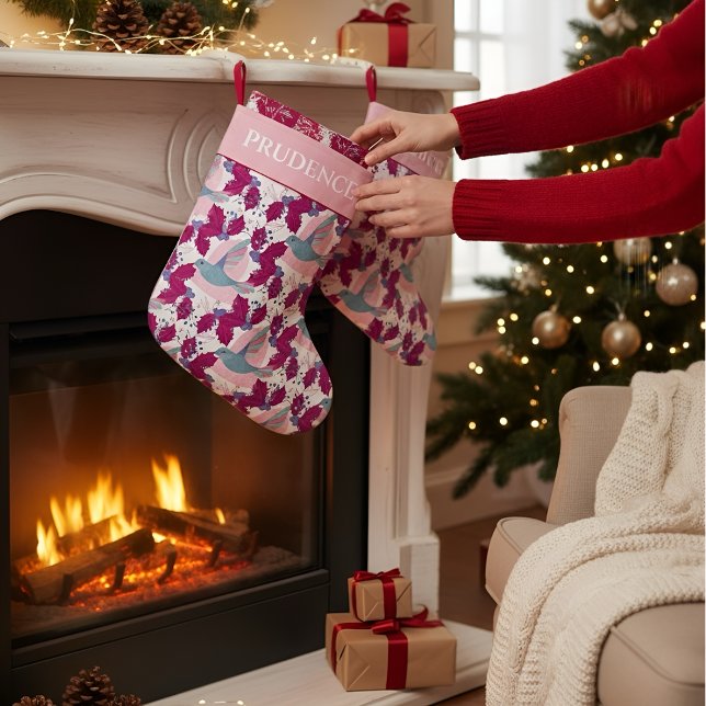 Meia De Natal Grande Feriado de passarinho natalino (Festive hummingbird stocking with holly and berries, customizable for holiday charm)