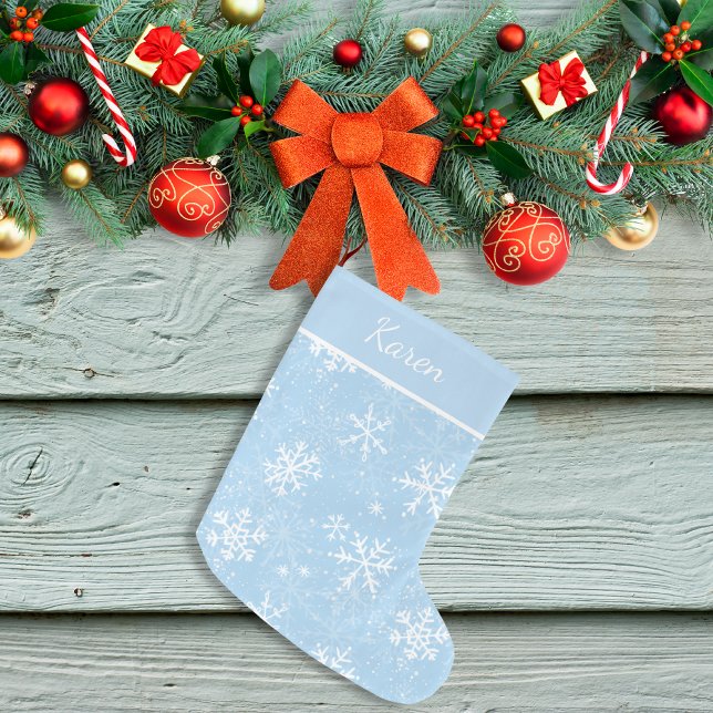 Meia De Natal Grande Flocos de neve claros, azuis e brancos (Light blue and white snowflakes name Christmas Large Christmas Stocking)