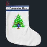 Meia De Natal Grande Natal e Hanukkah<br><div class="desc">Caracterizar a árvore e o menorah do Xmas com a estrela de David judaica cercada em o feriado apresenta em cartões,  em porte postal,  em ideias do presente e em roupa para a família.</div>